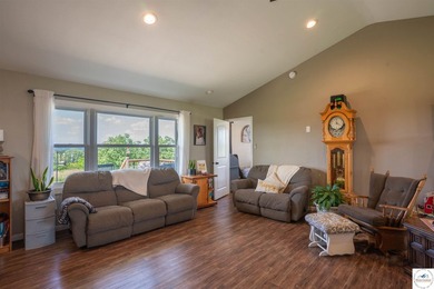 Welcome to your dream hobby farm! This beautiful 3 bed, 2 bath - photo 32