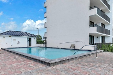 Perfectly positioned in the highly sought-after One Seagrove - photo 38