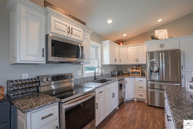 Welcome to your dream hobby farm! This beautiful 3 bed, 2 bath - photo 39