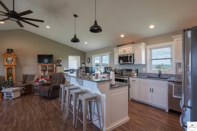Welcome to your dream hobby farm! This beautiful 3 bed, 2 bath - photo 40