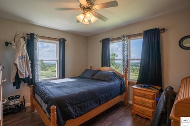 Welcome to your dream hobby farm! This beautiful 3 bed, 2 bath - photo 47
