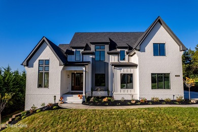 Fort Loudoun Lake Home For Sale in Knoxville Tennessee