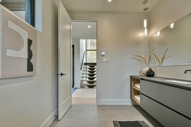 Where dreams come true. Prestigious waterfront property on a - photo 21
