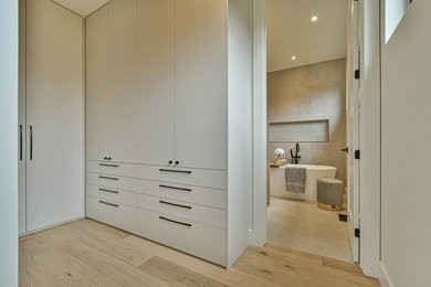 Where dreams come true. Prestigious waterfront property on a - photo 29