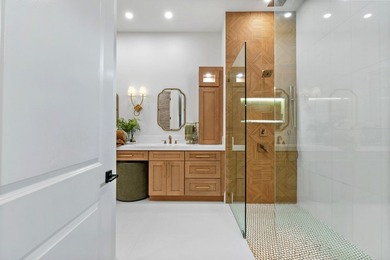 Some homes just stop you in your tracks - and this one is - photo 29