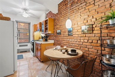 Welcome home to this warm, sunny, one bedroom at the Thomas - photo 3