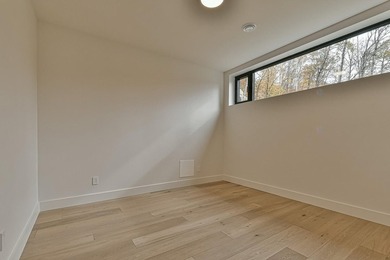 Where dreams come true. Prestigious waterfront property on a - photo 35