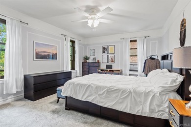 Welcome home to this warm, sunny, one bedroom at the Thomas - photo 5