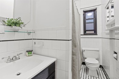 Welcome home to this warm, sunny, one bedroom at the Thomas - photo 6