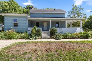 Opportunity awaits with this spacious 3-bedroom, 2-bath home - photo 1