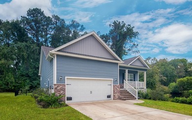 Welcome to The Harbor Club on Winyah Bay. This charming 3 - photo 2
