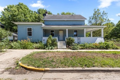 Opportunity awaits with this spacious 3-bedroom, 2-bath home - photo 2