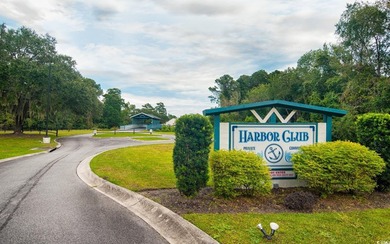 Welcome to The Harbor Club on Winyah Bay. This charming 3 - photo 3