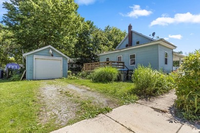 Opportunity awaits with this spacious 3-bedroom, 2-bath home - photo 3