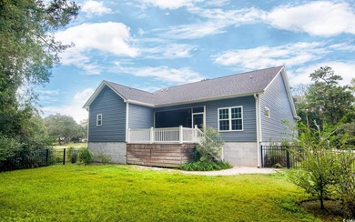 Welcome to The Harbor Club on Winyah Bay. This charming 3 - photo 4