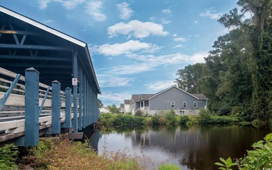 Welcome to The Harbor Club on Winyah Bay. This charming 3 - photo 6