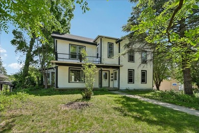 Rock Lake - Jefferson County Home For Sale in Lake Mills Wisconsin