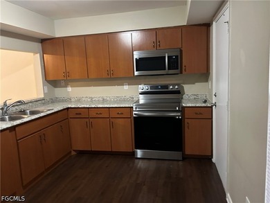 Conveniently located in SW Cape Coral, close to schools - photo 3