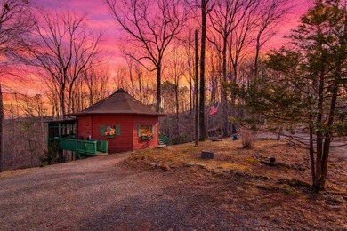 Charming Ellijay Mountain Retreat 2 BR with Loft,2 1/2 BA 2,144
