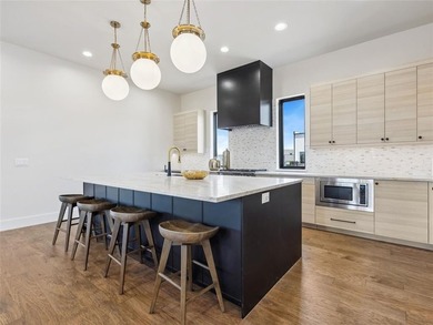 Discover the epitome of refined living at Wilshire Point, a - photo 7