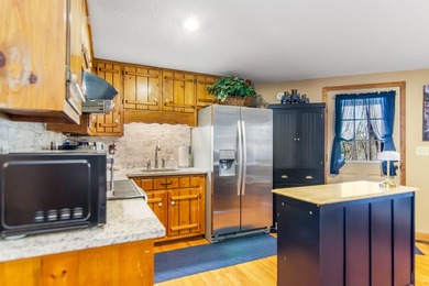 Charming Ellijay Mountain Retreat 2 BR with Loft,2 1/2 BA 2,144