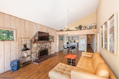 Welcome to your perfect lakefront RANCH retreat! This charming - photo 14