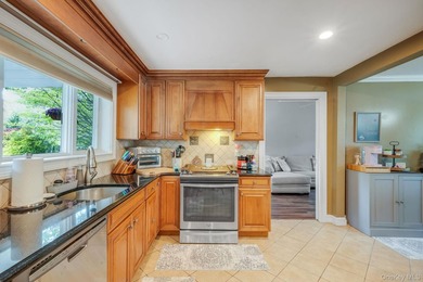 Charming, cared-for, and full of curb appeal, this Ridge - photo 15