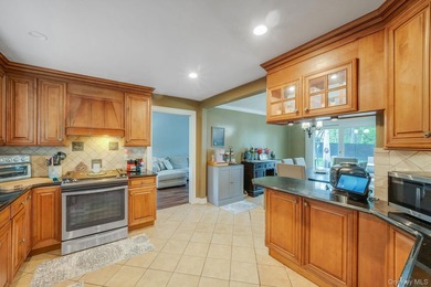 Charming, cared-for, and full of curb appeal, this Ridge - photo 16