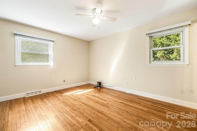 Imagine returning home in sought-after North Asheville. A - photo 19