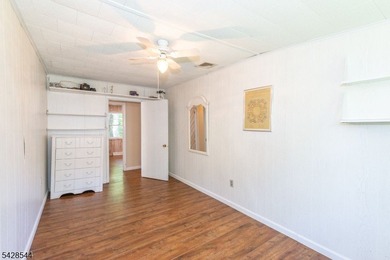 Welcome to your perfect lakefront RANCH retreat! This charming - photo 21
