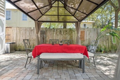 Welcome to this beautifully remodeled 3-bedroom, 3-bath home - photo 33
