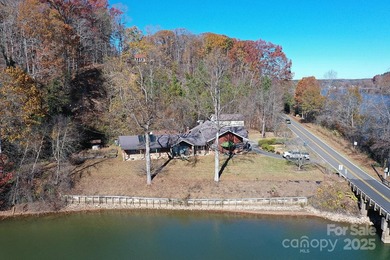 Waterfront living at its finest! This spacious 3-bedroom, 2-bath - photo 4
