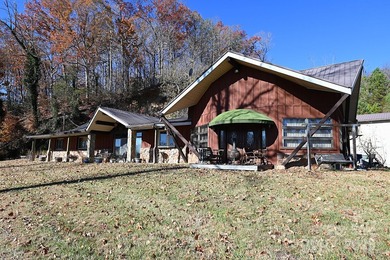 Waterfront living at its finest! This spacious 3-bedroom, 2-bath - photo 7