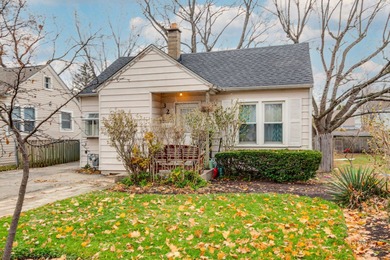 Cranberry Lake Home For Sale in Round Lake Park Illinois