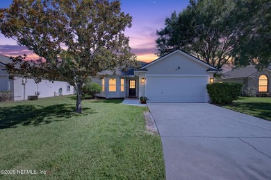 Welcome home to this lovely & thoughtfully renovated 3 bed, 2 - photo 45