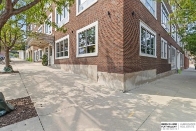 Adam Briley, M: , adam.briley,   - Modern 2-bedroom, 2-bath