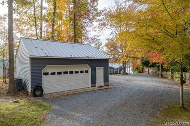 This fully furnished Lake Gaston waterfront home on Pea Hill - photo 38