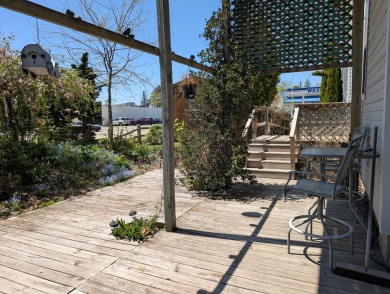 3 bedroom/1 bath apartment and business for sale. The upstairs