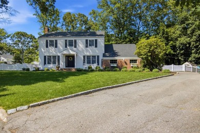 Stunning 4-bedroom, 2.5 bath Colonial nestled on a quiet - photo 2