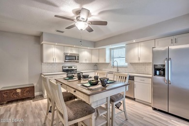 Stunning Townhouse in the Heart of Port Orange! Move-in ready - photo 6