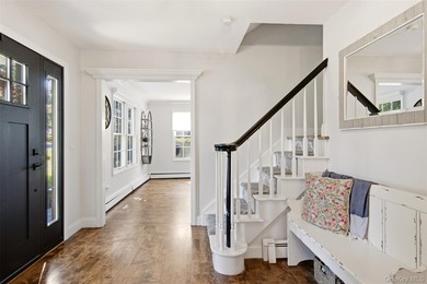 Stunning 4-bedroom, 2.5 bath Colonial nestled on a quiet - photo 9