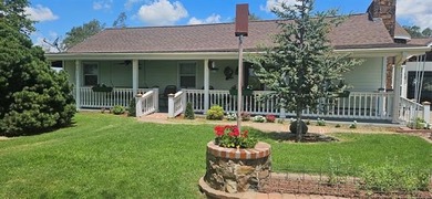 A Master Builder's Private Hilltop Country Estate Perched atop - photo 3