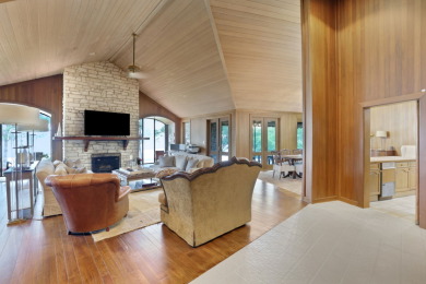 Unrestricted Waterfront Estate with 600+ Ft Shoreline - photo 23