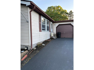 Welcome to easy, carefree living in the desirable Greenwood - photo 1