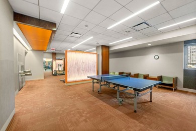 Move-in ready high floor bright junior one bed, one bath with