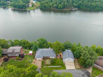 Discover the perfect blend of comfort, space, and lakefront - photo 4