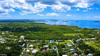 Build your dream home in the charming island community of - photo 6