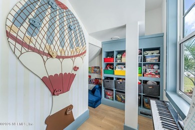 Tucked within the boutique Palm Valley Gardens community, this - photo 11