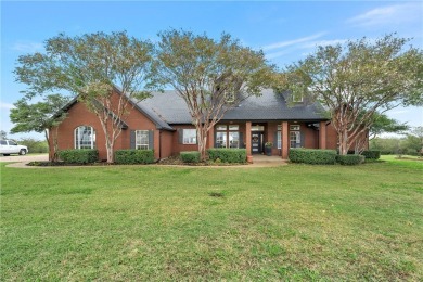 Lake Home For Sale in Hubbard, Texas