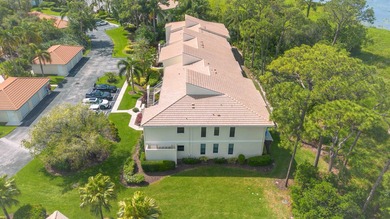 Spectacular 3 bedroom, 2 bath second floor condo WITH DETACHED - photo 2